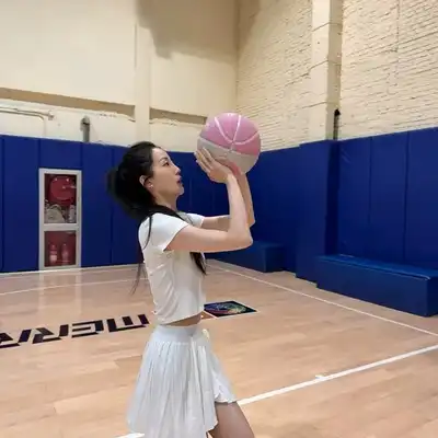 孔诗